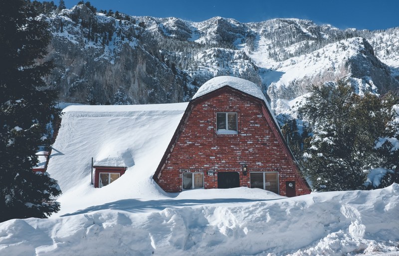 a cabin in the mountains at mount charleston nevada, nevada winter cabin 4k