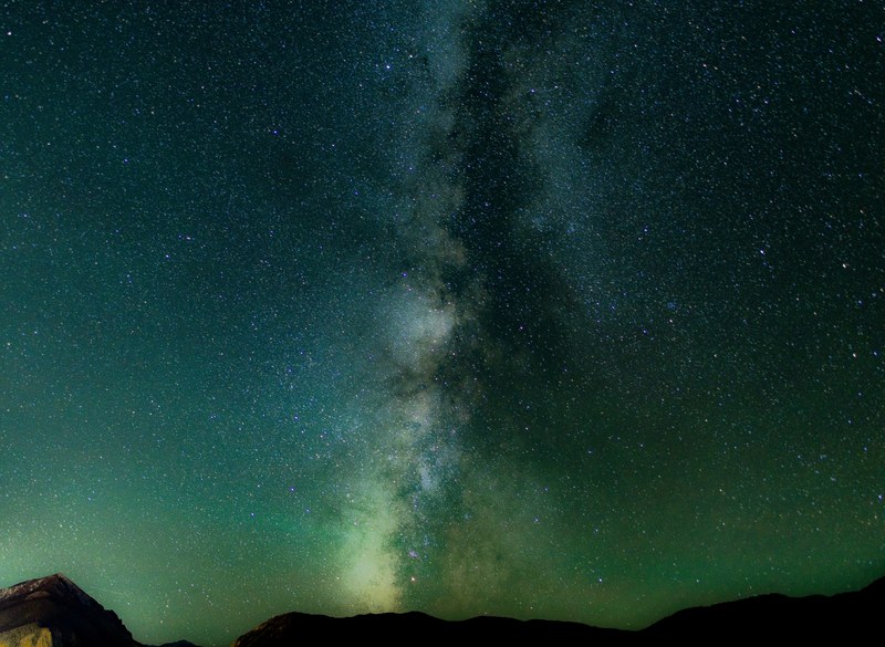 the milky way rises above the hills in silverthorne, milky way hills silverthorne 4k