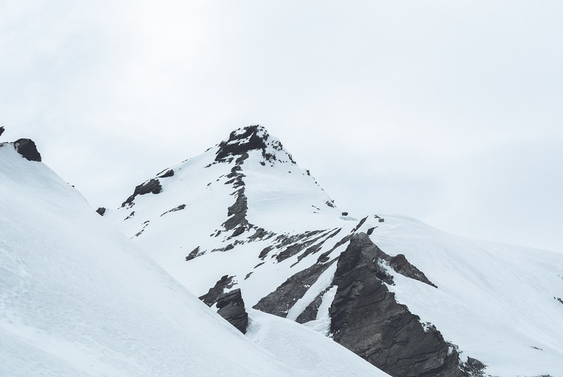 sharks tooth peak 4k