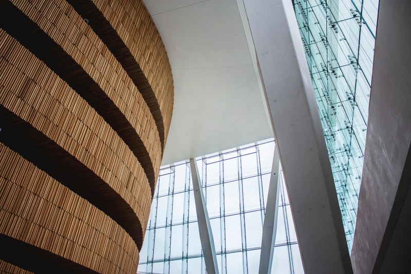 window glass theatre and opera house 4k