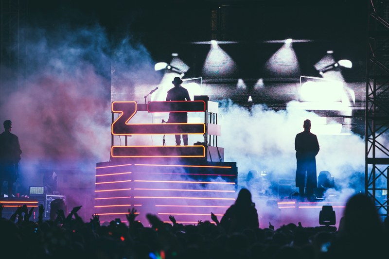 band sing edm and festival 4k