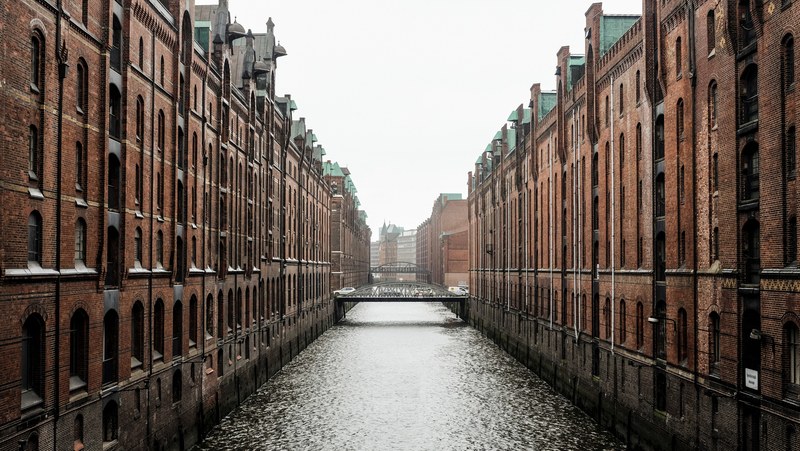 bridge alley alleyway and buildings 4k