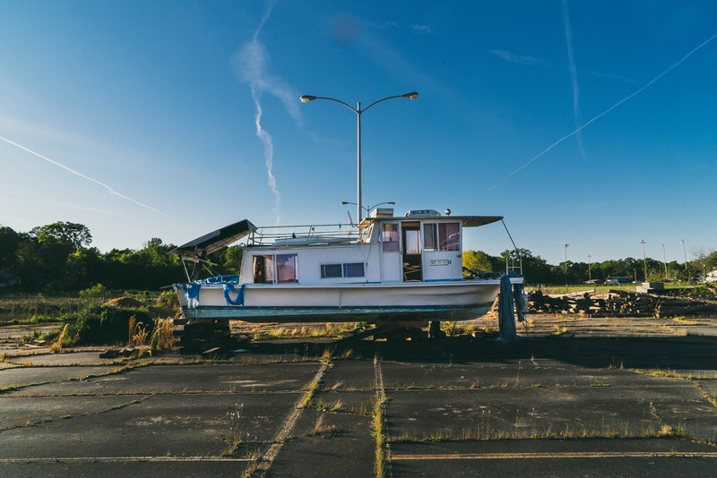 boat abandoned parking lot and stark 4k