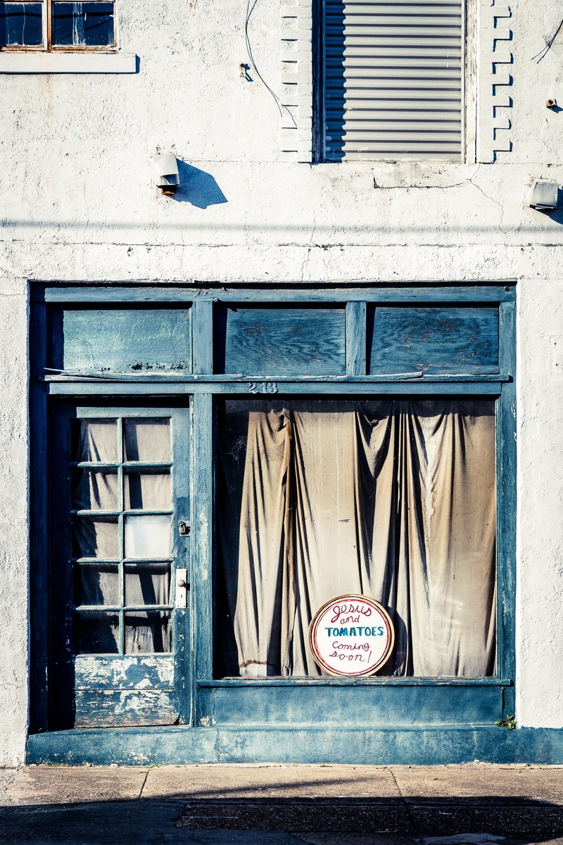 an old abandoned store in hattiesburg, windows and doors of building 4k