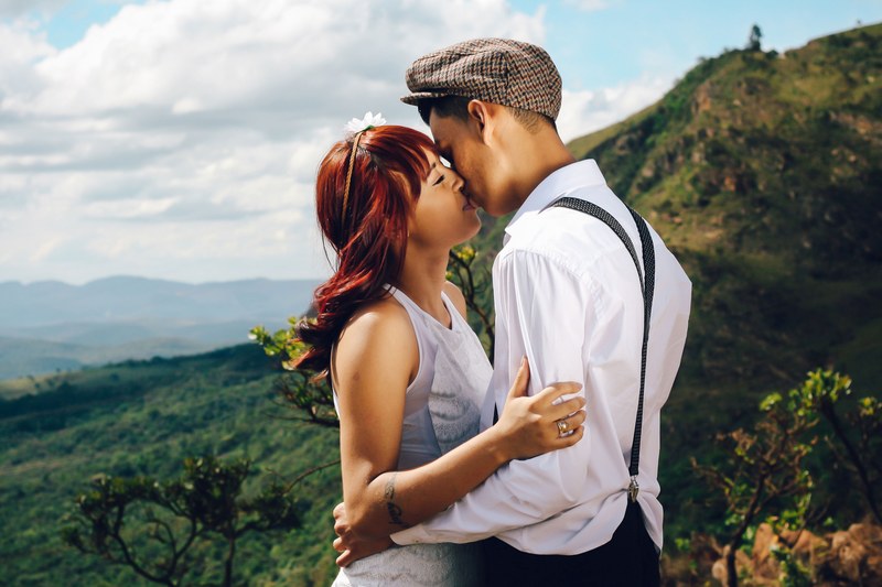 mountain tree wedding and romantic 4k