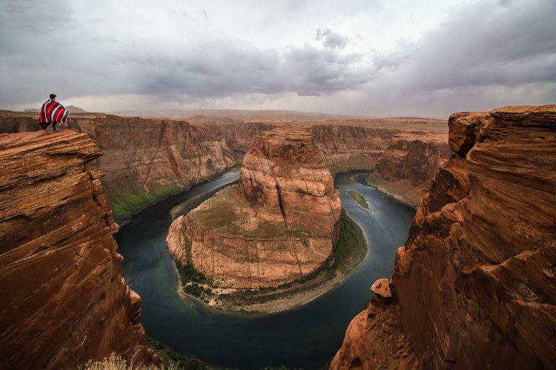 cliff rock arizona and river 4k