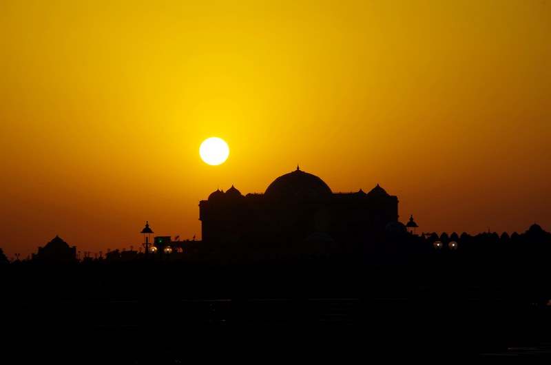 silhouette of a mask at orange sunset in abu dhabi, abu dhabi sunset 4k