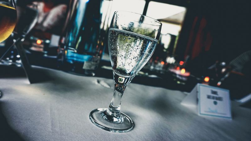 glass, drink, bubbles, 4k