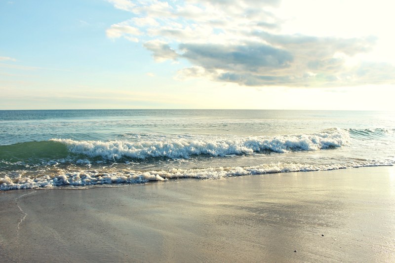 beach shore wafe and atlantic ocean 4k