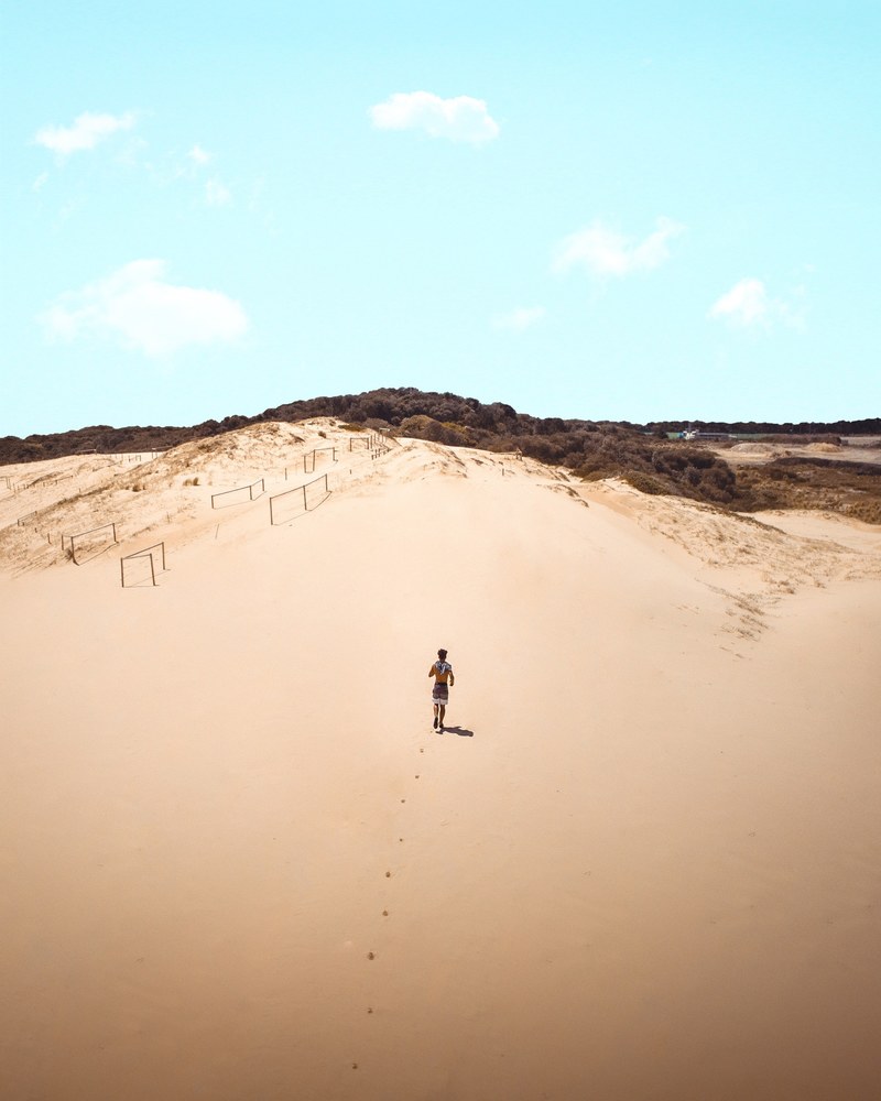 sand dune runner 4k