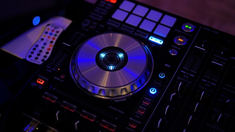 dj, equipment, installation, 4k