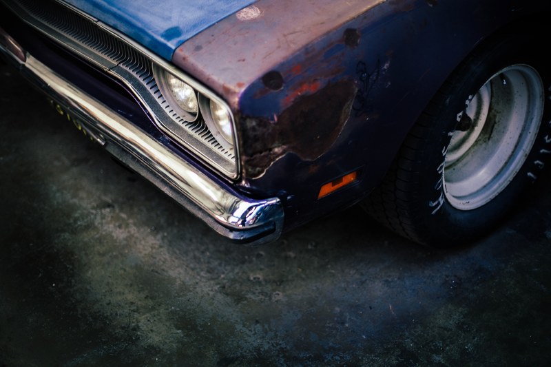 a rusted multicolored vintage car, _the old racer 4k