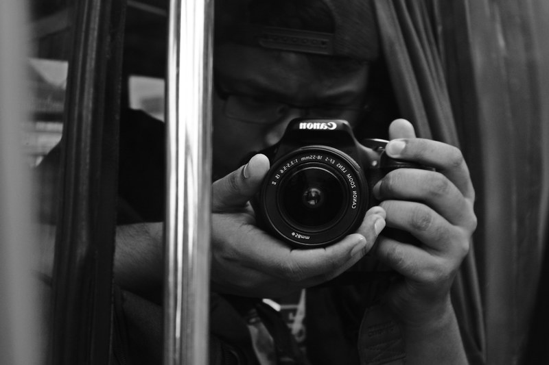 mirrorshot selfie blackandwhite and portrait 4k