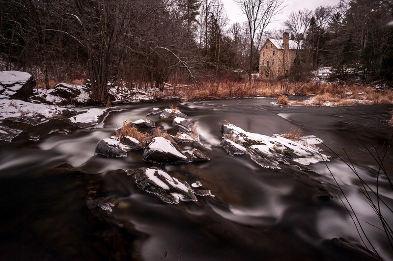 flow river stream and snow 4k