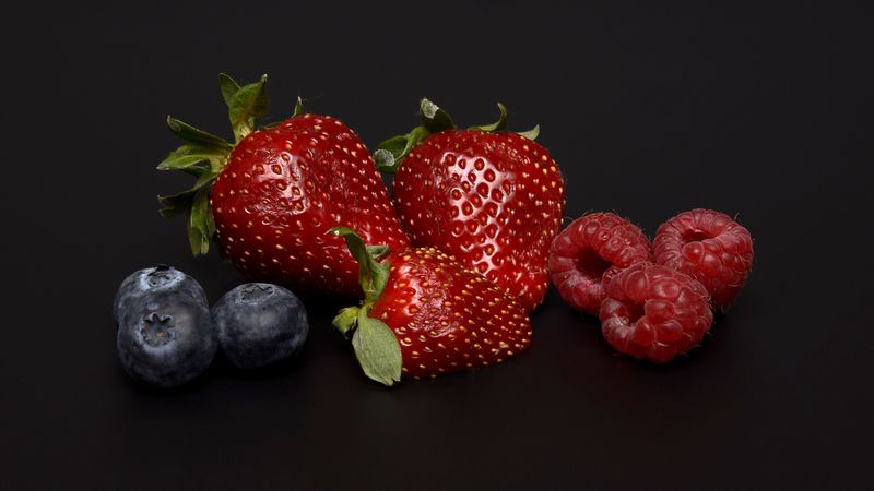 berries, strawberries, blueberries, raspberries, 4k