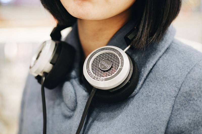 headphone earphone person and equipment 4k