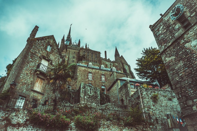 castle medieval roof and house 4k