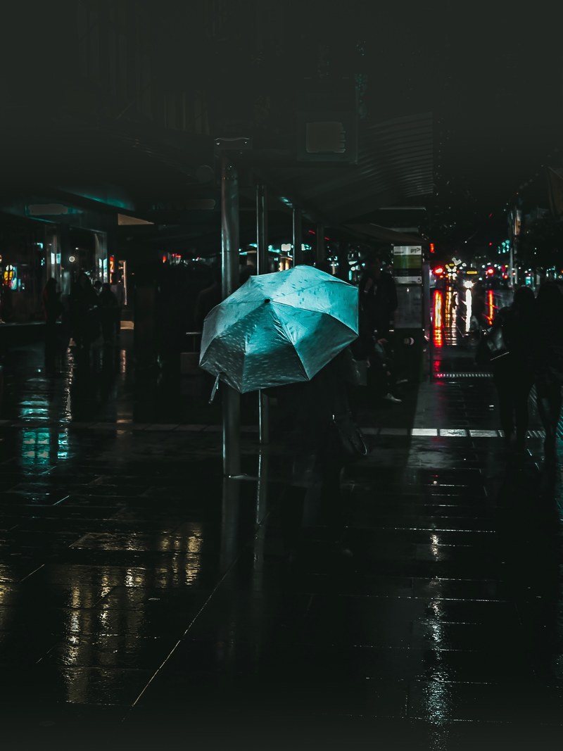rain umbrella bus stop and night hd, 4k