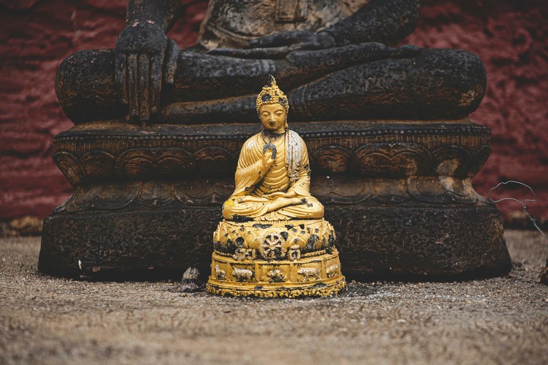 statue peace buddha and gold 4k