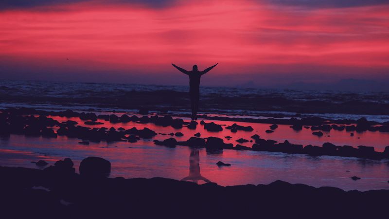 shore, guy, jump, stones, sunset, 4k
