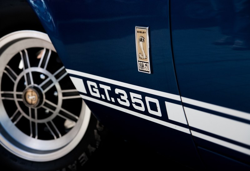 details on a gt 350 mustang sports car, classic cars 4k