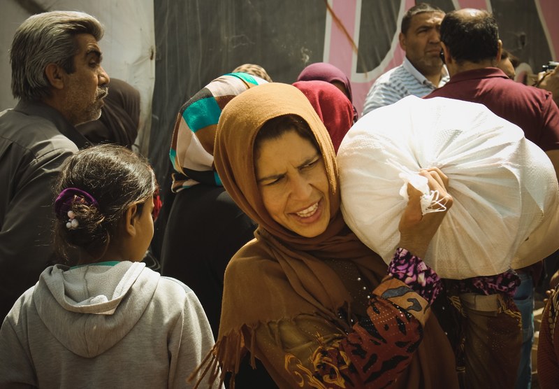 distribution of food in a syrian refugee camp 4k