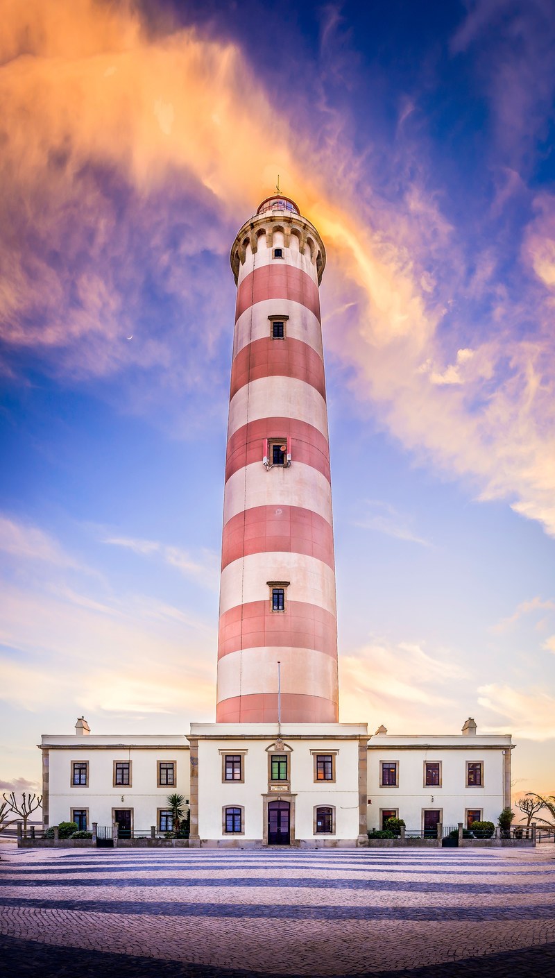 the giant that lights us 4k