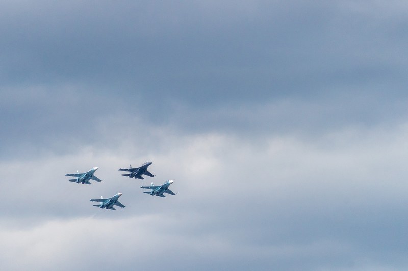 sky cloud plane and air force 4k