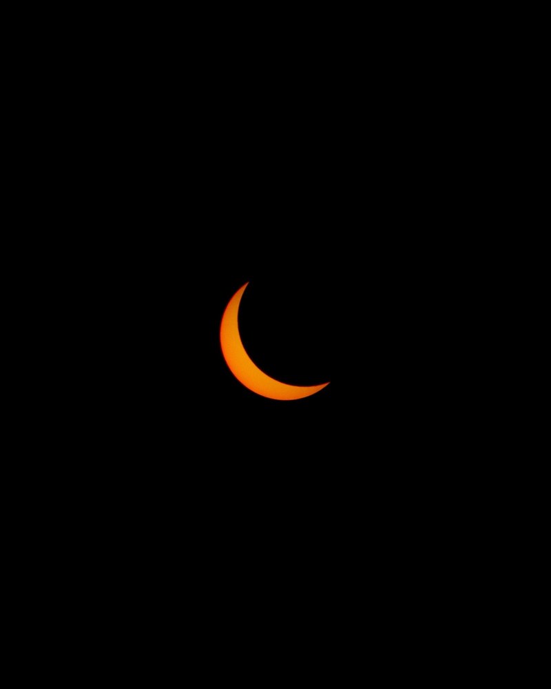 partial solar eclipse 4k Phone HD Wallpaper