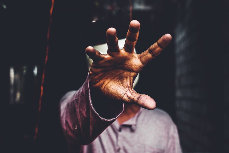 hand person reach and dedo 4k
