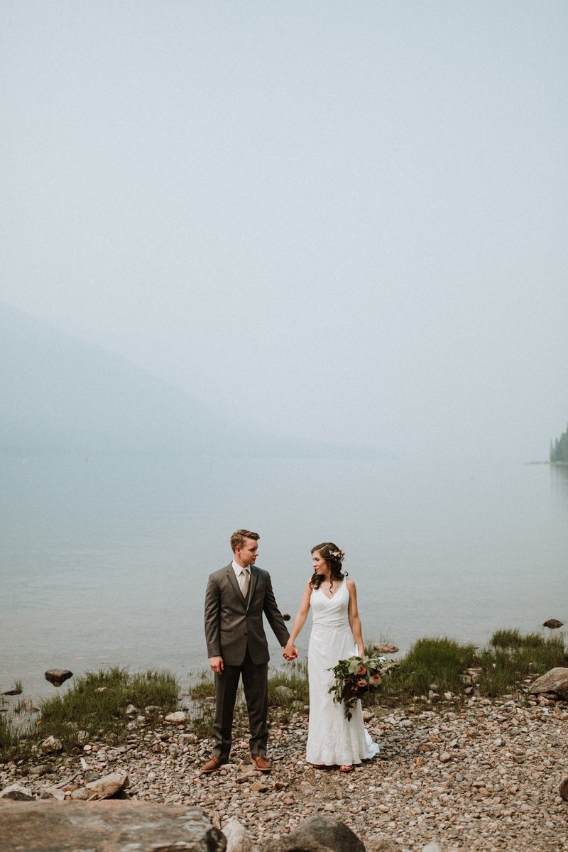 lovers by the lake 4k