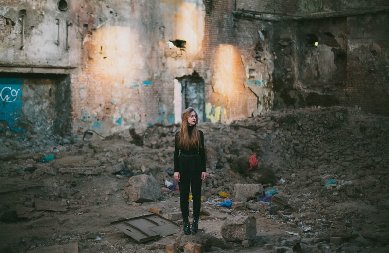 woman female building and derelict 4k