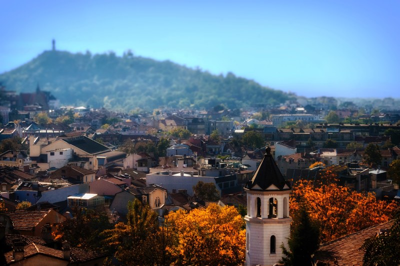 scenic village overlook with houses and trees in the fall, scenic village in fall 4k