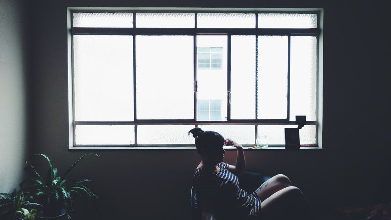 woman sitting in shadow with plant with window condomnio edifcio tui so paulo so paulo brasil, so paulo window woman 4k
