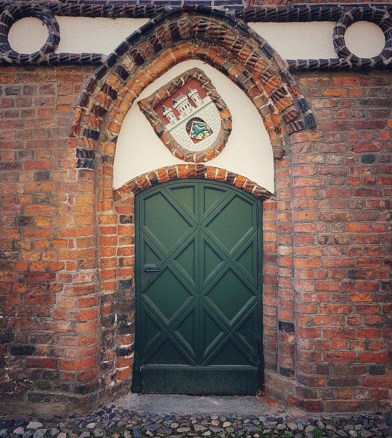 old door 4k