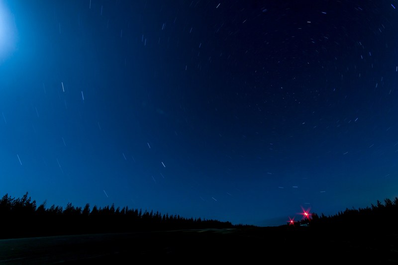 runway airport night sky and slow shutter 4k