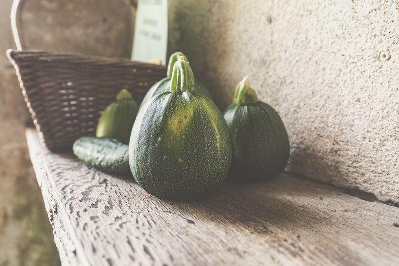 squash vegetable shelf and ledge 4k