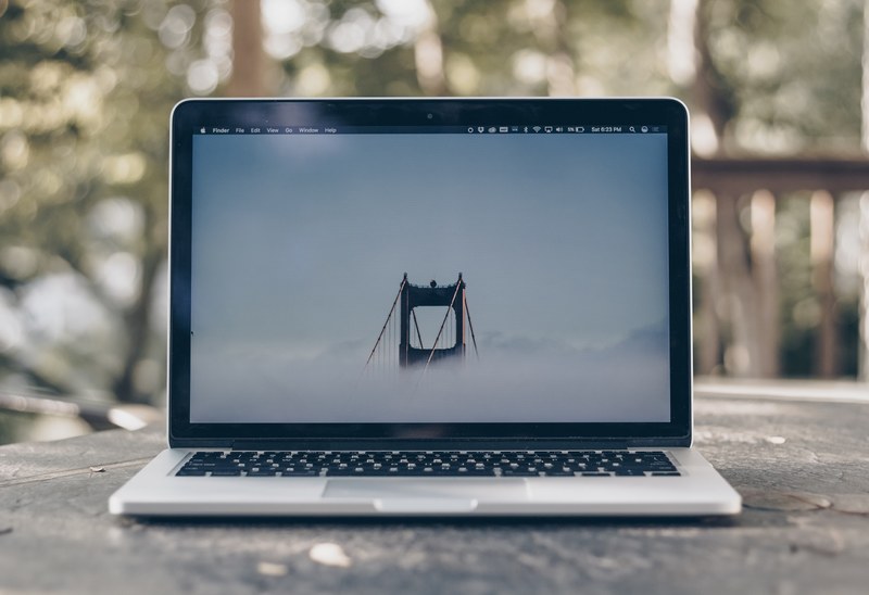 laptop setup macbook and tech 4k