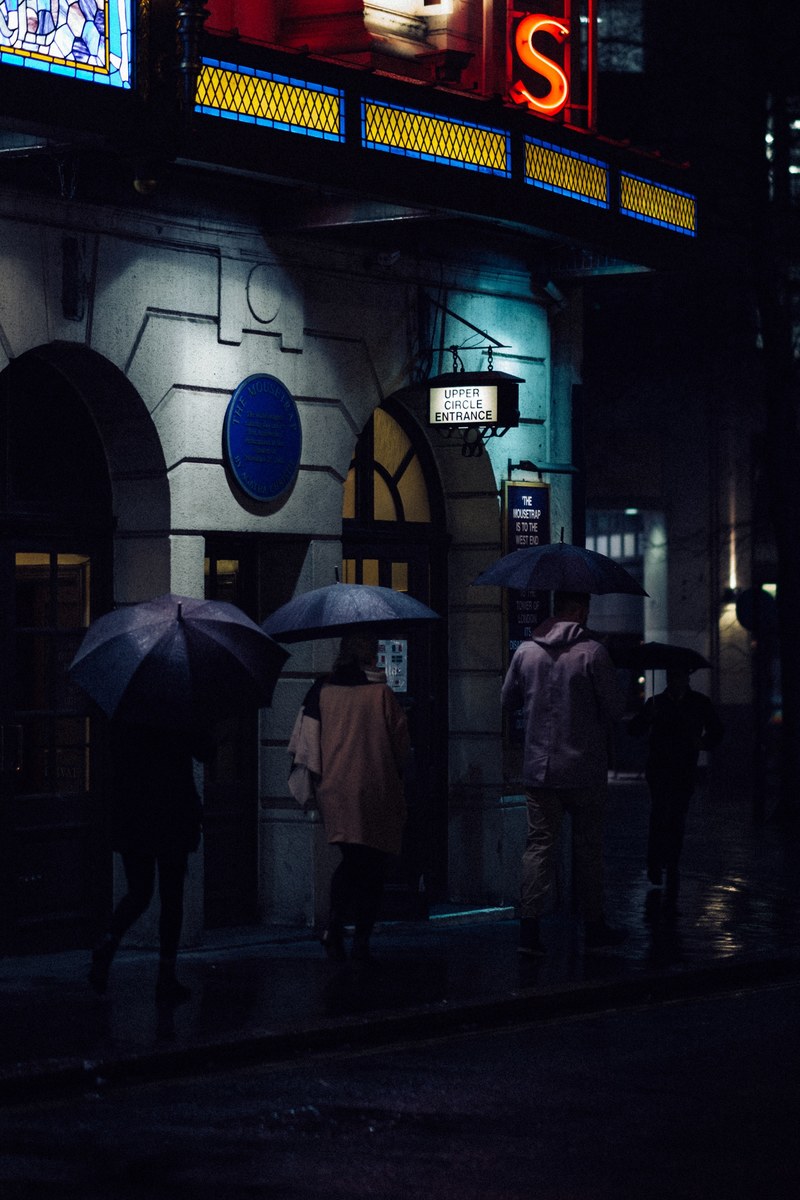 theatre person umbrella and night hd, 4k