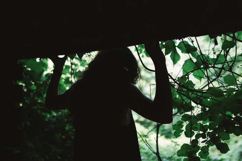 woman green vine and leafe 4k