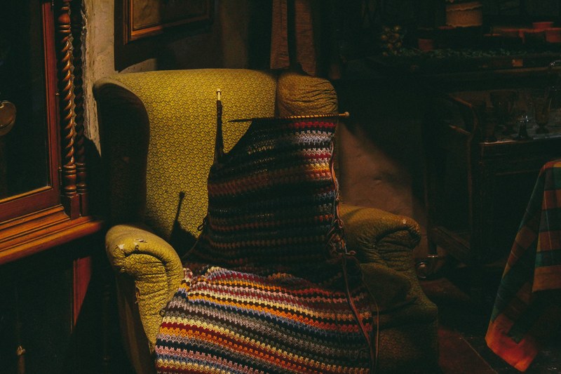 chair knitting potter and harry 4k