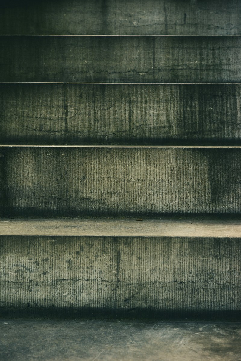 line texture details of concrete stairs in amsterdam, _step up 4k