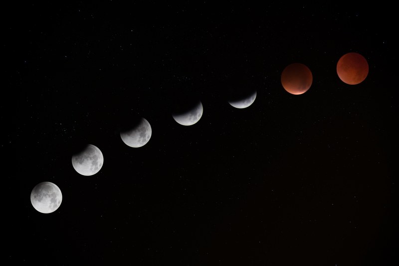 long exposure photograph showing the moon turning red during a lunar eclipse at telscombe cliffs, moon turning red during eclipse 4k