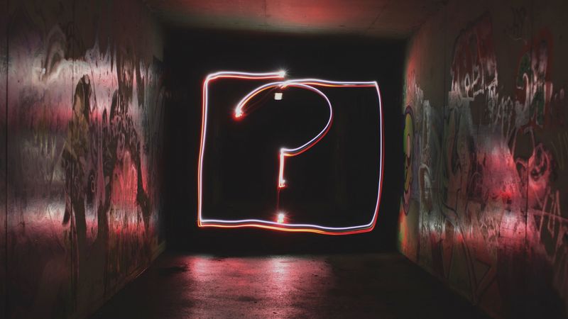question mark, highlight, graffiti, 4k