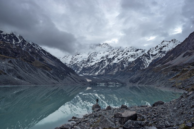 snowy mountains are reflected in the water of hooker lake, snow hooker lake 4k
