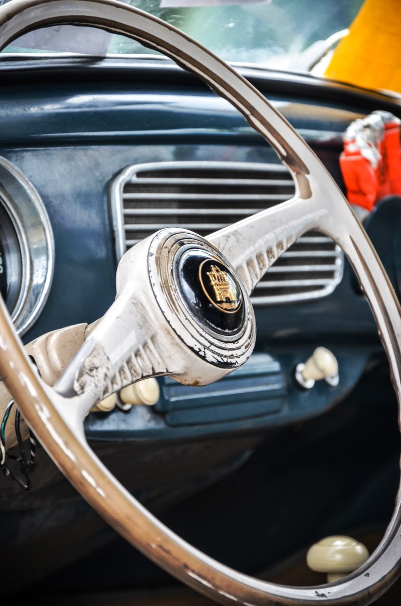 volkswagen beetle steering wheel 4k
