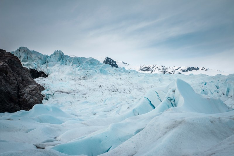 snow drifts with mountain in the background, snow drifts mountain 4k
