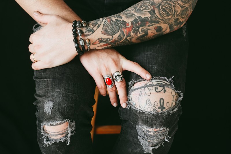 tattoo ring person and hand 4k