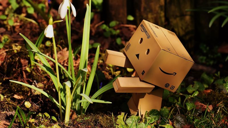 danboard, cardboard robot, shadow, 4k