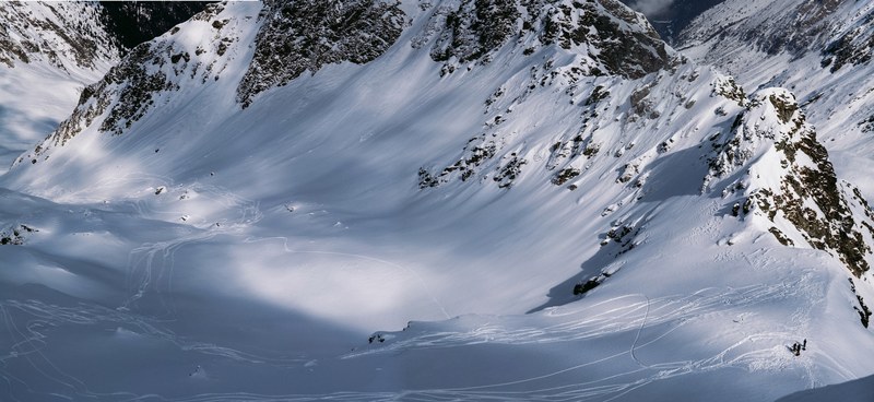 valley tracks snow and ski tracks 4k